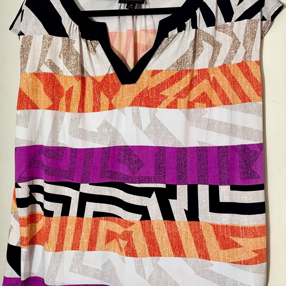 Colorful Geometric Women's Top - Picture 2 of 6
